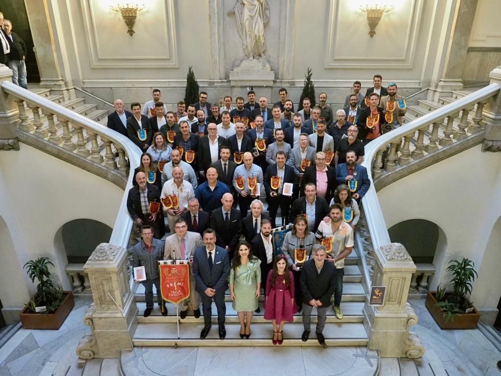 Honores a los artistas en la Gala de los 1 con Algarra en el recuerdo