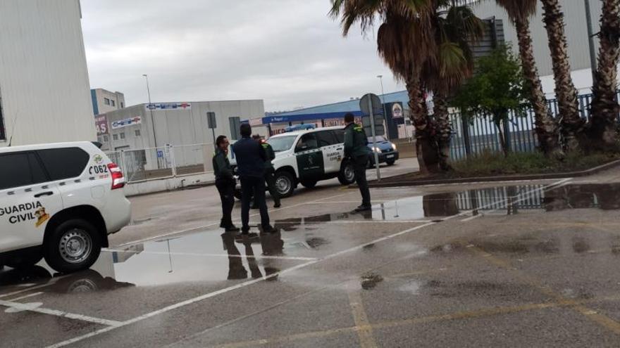 La Guardia Civil obliga a cerrar la ITV del Port de Sagunt - Levante-EMV