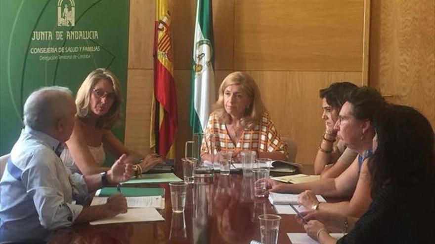 La delegada de Salud conoce a Faisem y Asaenec