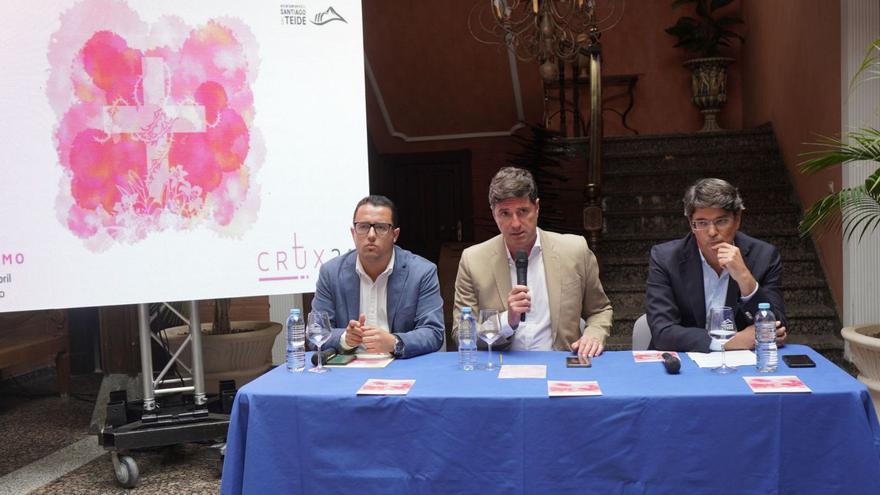 El alcalde, Emilio Navarro (c), junto a los concejales David Quintero (i) y Germán Jiménez, ayer.