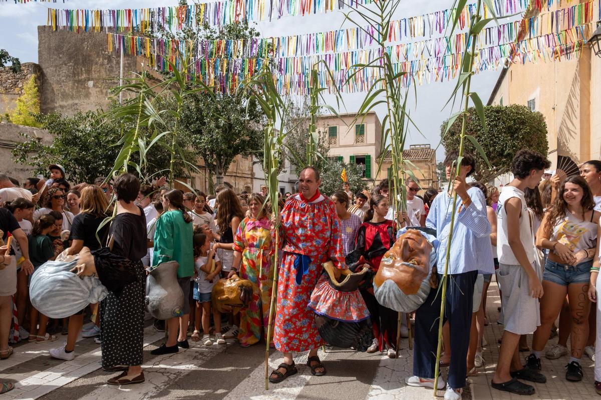 Felanitx disfruta con Sant Agustí y la irreverencia del Cosso Felanitx disfruta con Sant Agustí y la irreverencia del Cosso