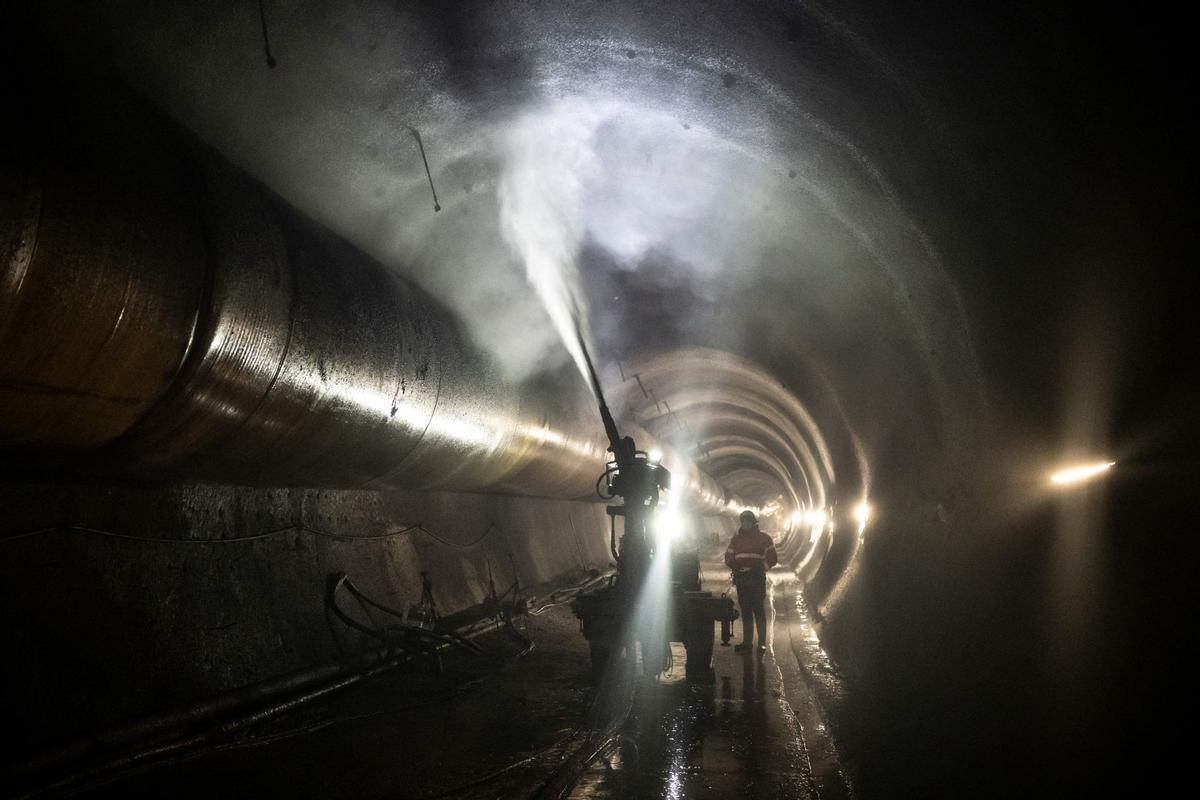 Construcción de un túnel para la línea de tren de alta velocidad TAV entre Lyon y Turín, en Chiomonte, noroeste de Italia, el 18 de enero de 2023.