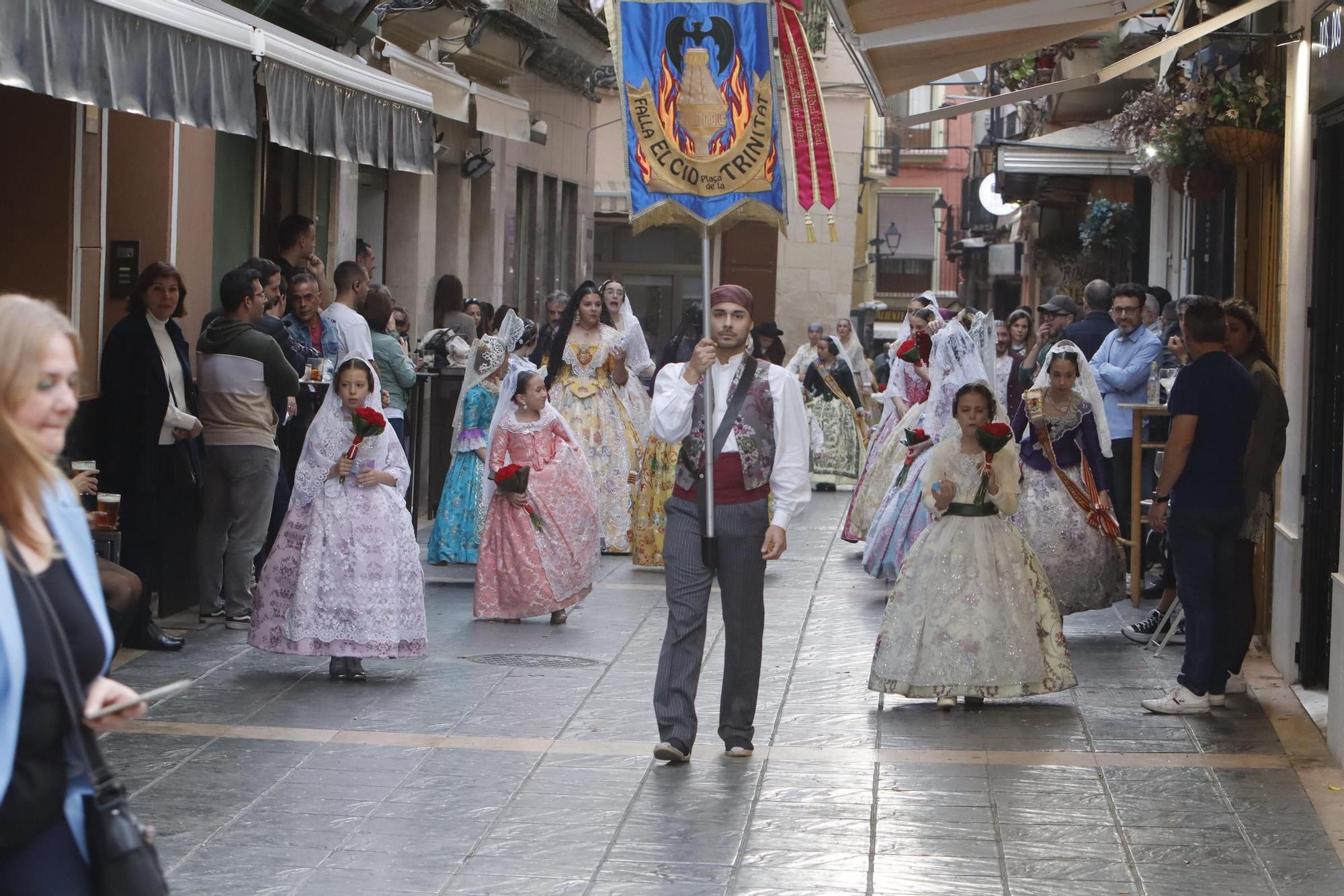 Multitudinaria Ofrenda fallera en Xàtiva