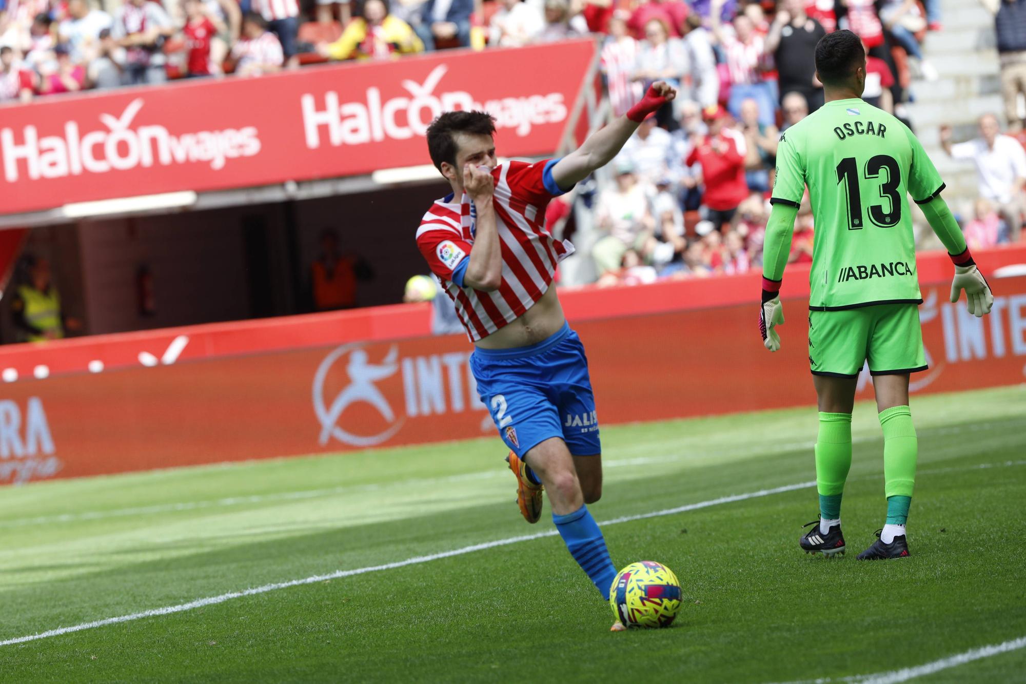 EN IMÁGENES: El Sporting vence al Lugo en El Molinón con un gran ambiente