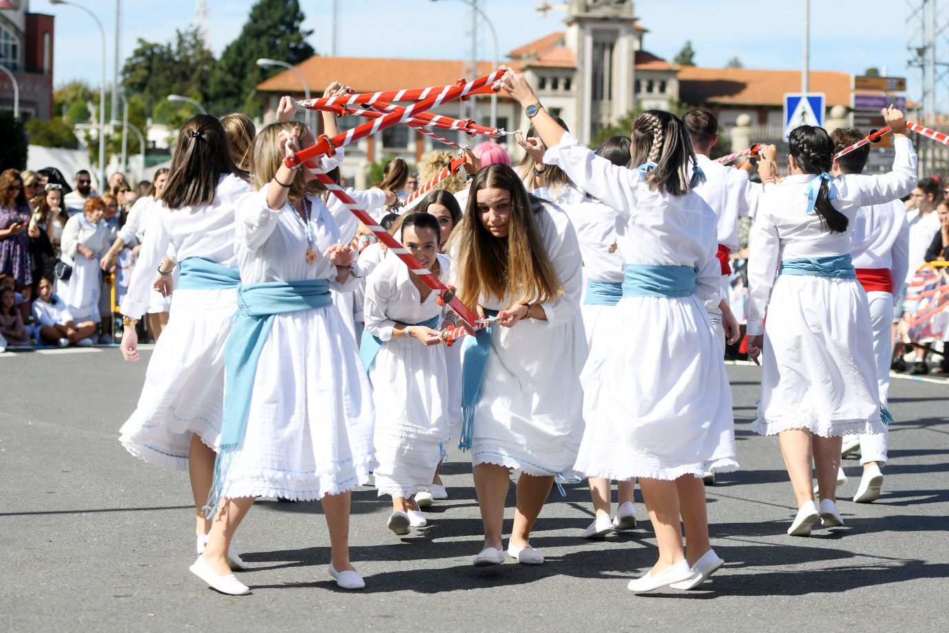 La Danza de Espadas de Marín rompe con dos años de pandemia