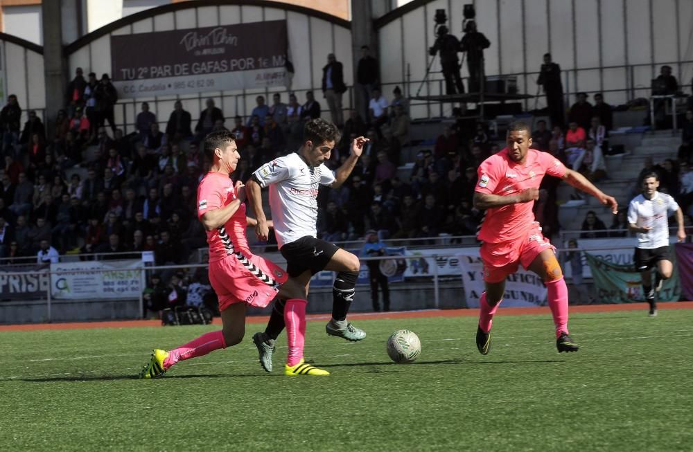 El partido entre el Caudal y la Cultural Leonesa, en imágenes