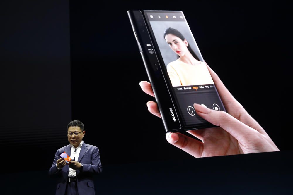 Huawei presenta en Barcelona el móvil plegable Mate X