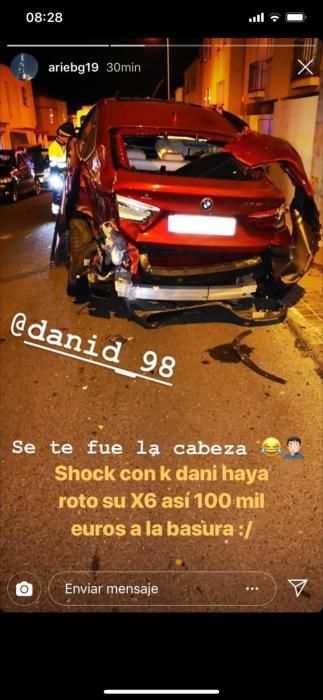 Un BMW X6 se estampa contra cuatro coches y una casa