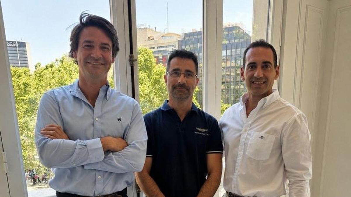 Gonzalo Forniés, co-CEO de Method Advanced Logistics; Javier Moré, director general de Möbel; y José Servat, co-CEO de Method Advanced Logistics (de izq. a dcha.).