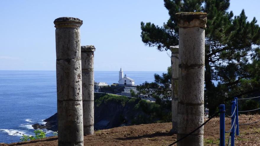 Uno de los rincones de los jardines de Luarca.