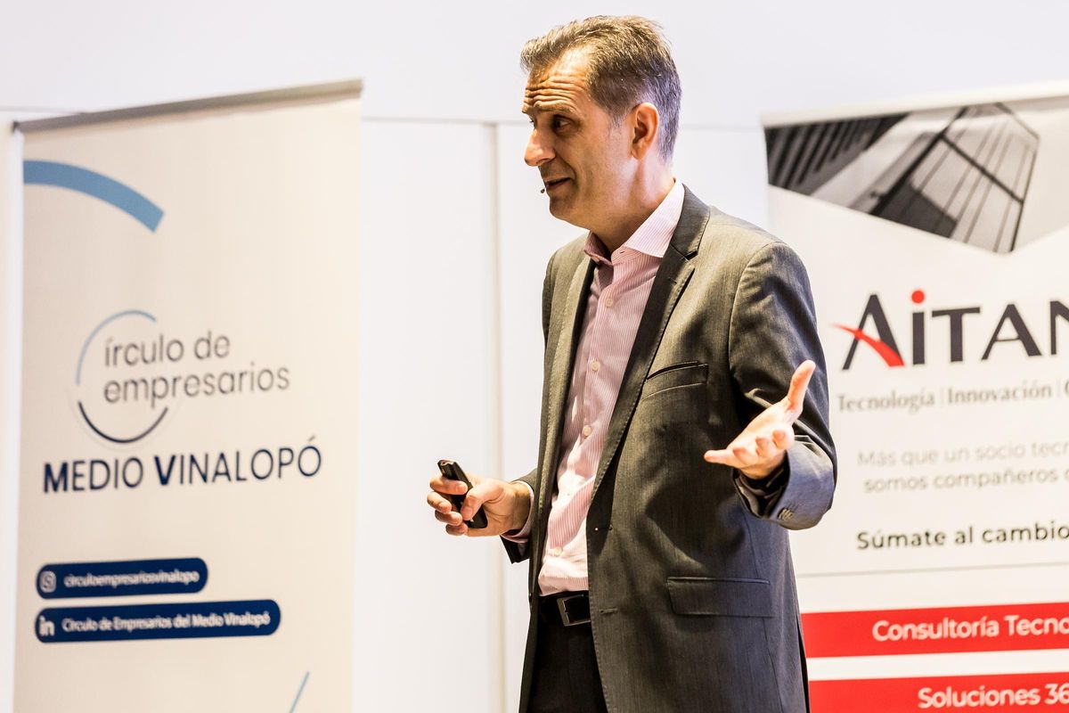 Directores generales abordan cómo alinear tecnología y equipos para el éxito.