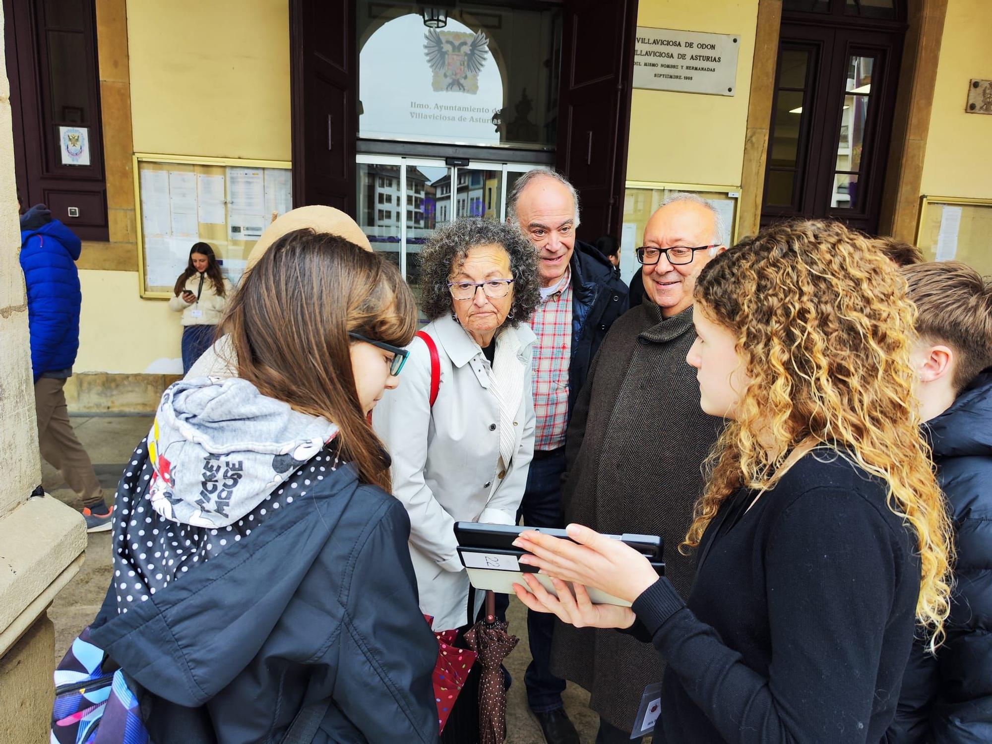 La historia medieval de Villaviciosa, de las aulas a las calles: así han ejercido los alumnos del instituto como guías turísticos