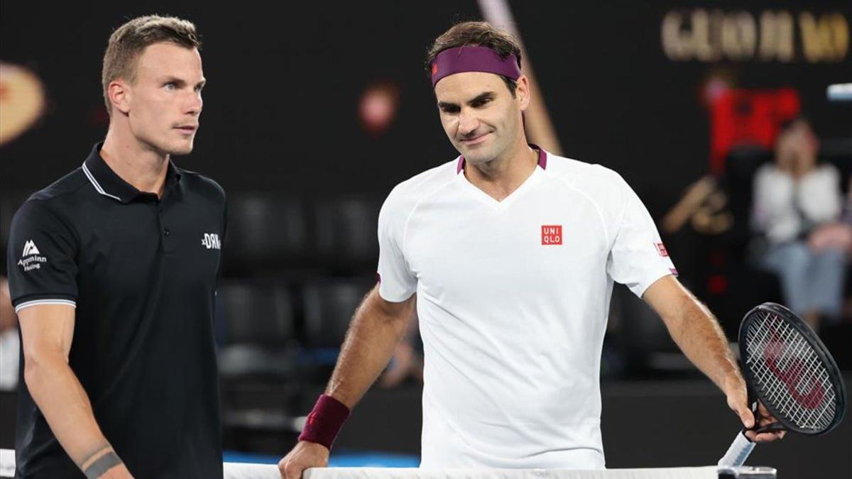 Roger Federer arrasó a Fucsovics tras perder el primer set