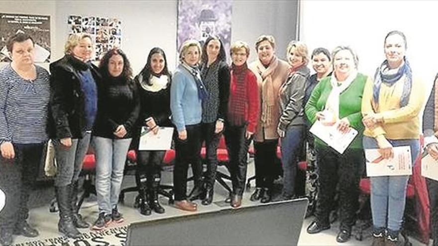 Villa del Río acoge un taller para mujeres en paro