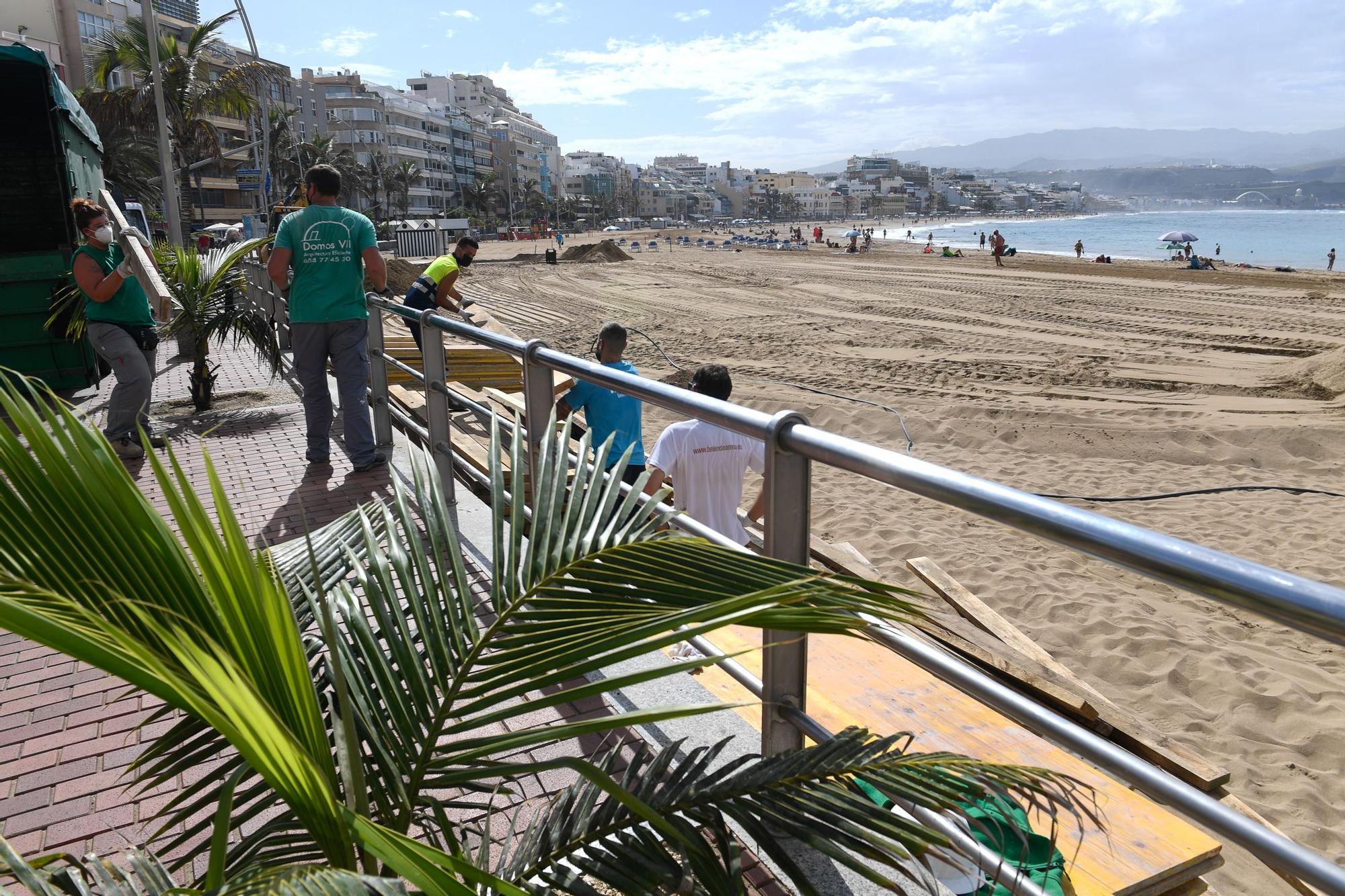 Las Canteras prepara la Navidad