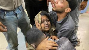 Casi 30 muertos en un ataque de Israel a un centro de distribución de ayuda en Rafah, en el sur de Gaza
