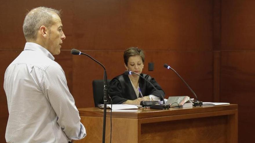 Alfredo Aguilera se declara inocente en el juicio de malos tratos contra su mujer