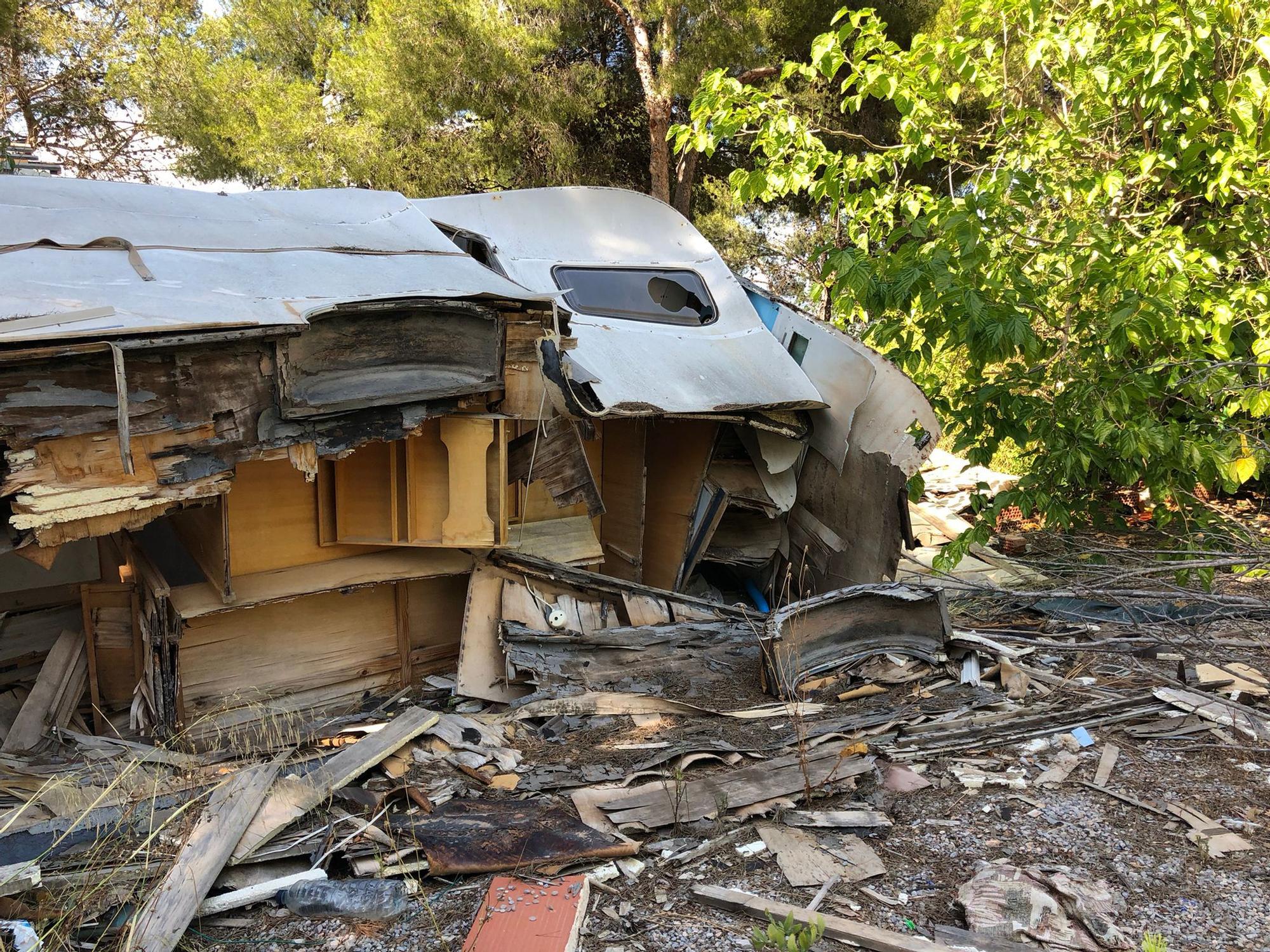 Así se encuentra el camping de Llíria tras su cierre en 2009