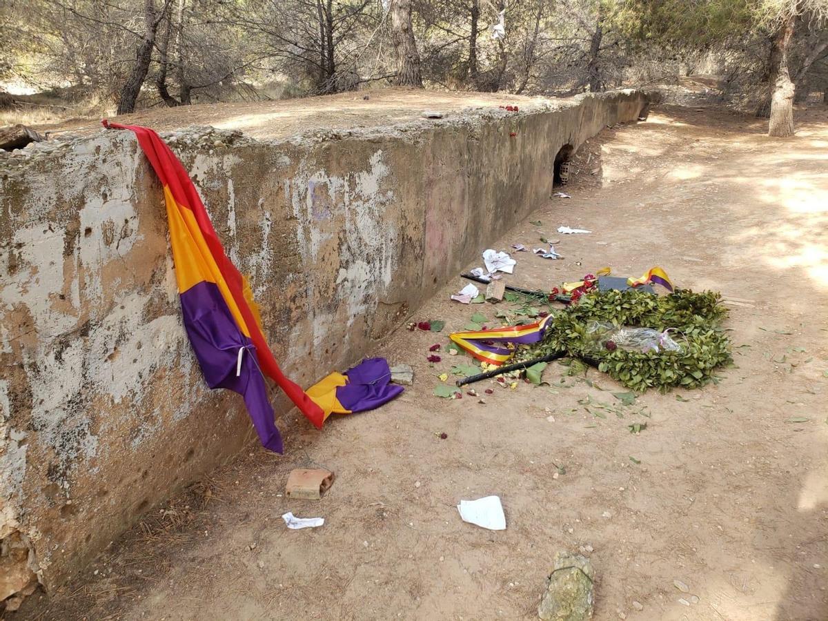 Destrozos en las ofrendas en el Paredón de Paterna