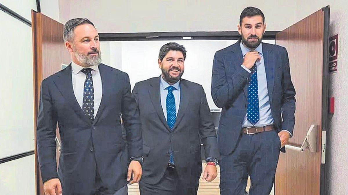 Santiago Abascal, Fernando López Miras y José Ángel Antelo