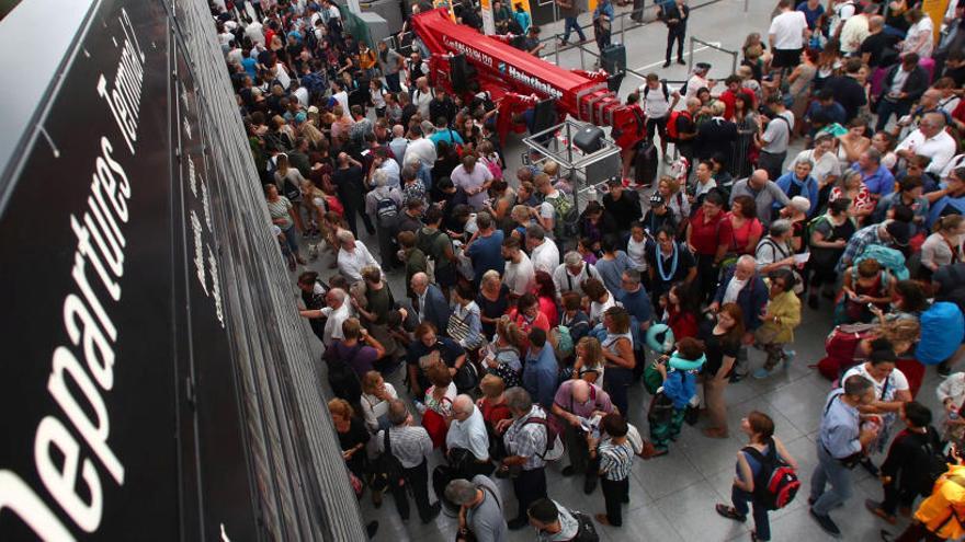 Viatgers evacuats a la Terminal 2 de l&#039;aeroport de Munic, aquest dilluns