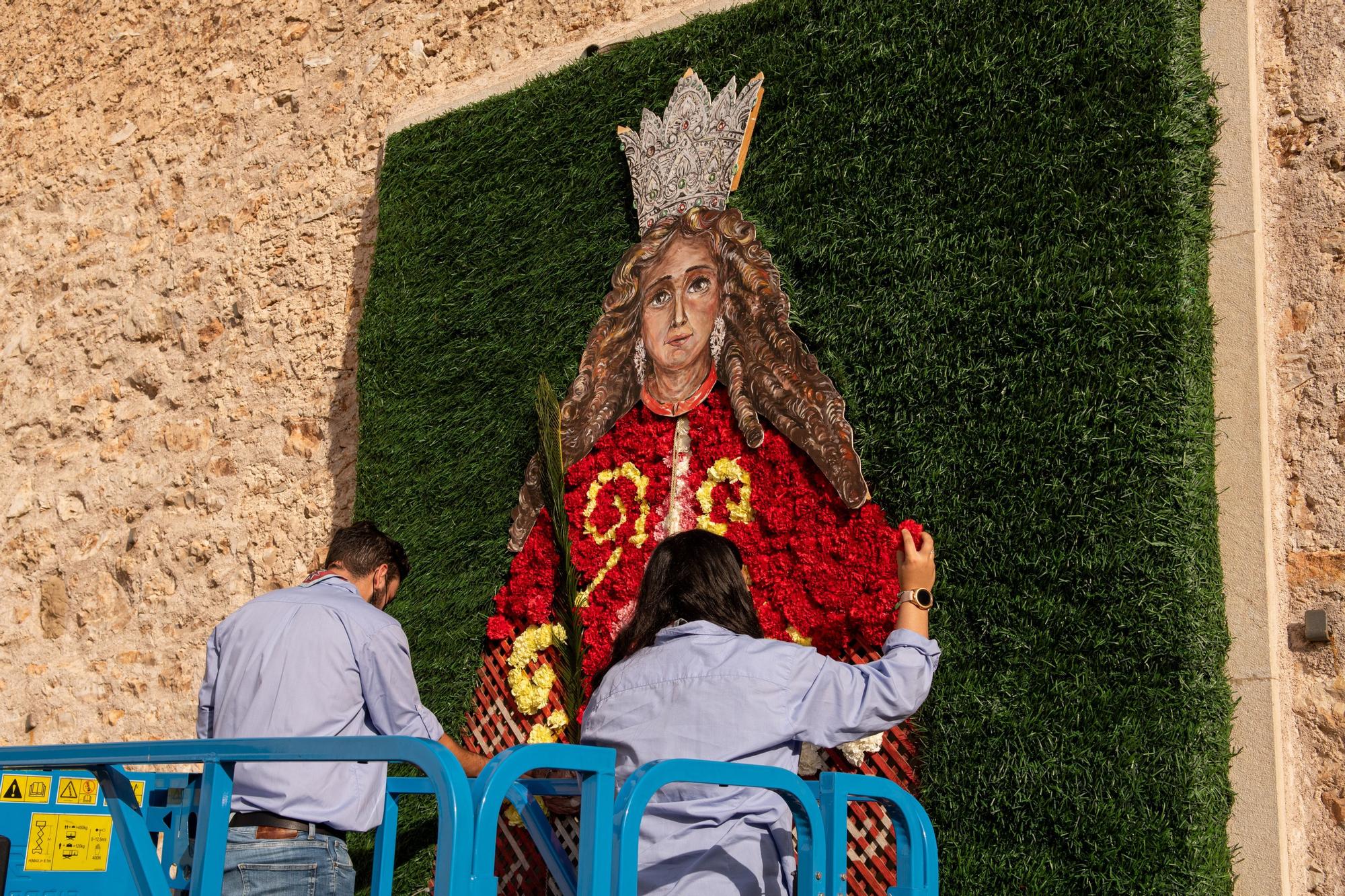 Así ha vestido Almassora el tapiz de flores en honor a Santa Quitèria