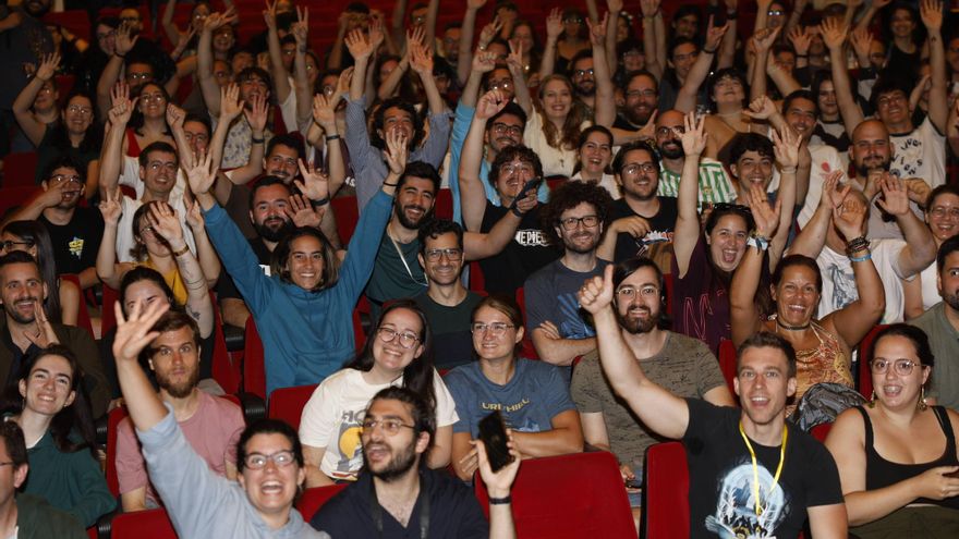 Sanderson, en el Celsius 232 de Avilés: &quot;Cuando trabajaba en un hotel, mis jefes me dejaban escribir en la recepción porque el que estuvo antes que yo solo dormía en el sofá&quot;