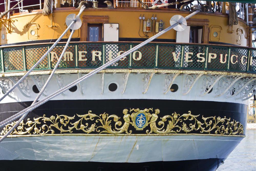 El buque italiano Amerigo Vespucci visita Valencia