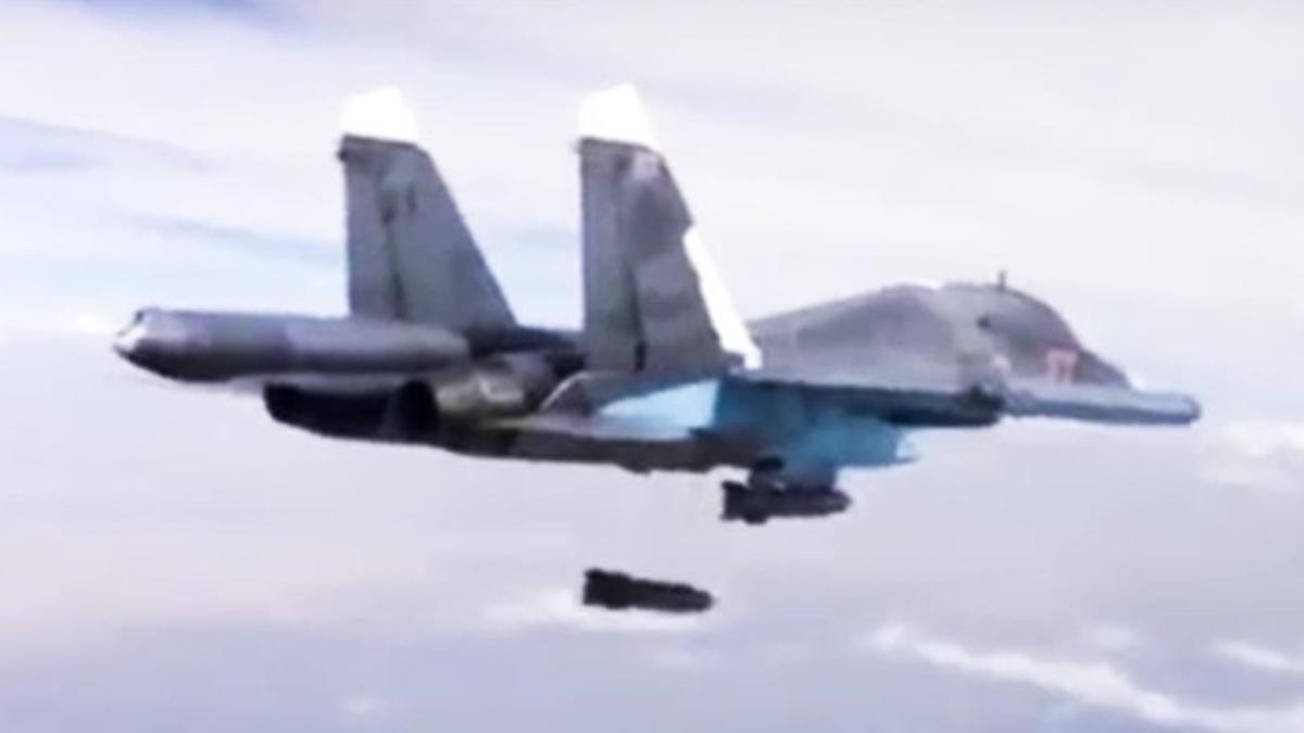 Imagen de archivo de un avión ruso lanzando una bomba contra un objetivo en Siria, en diciembre del 2015.