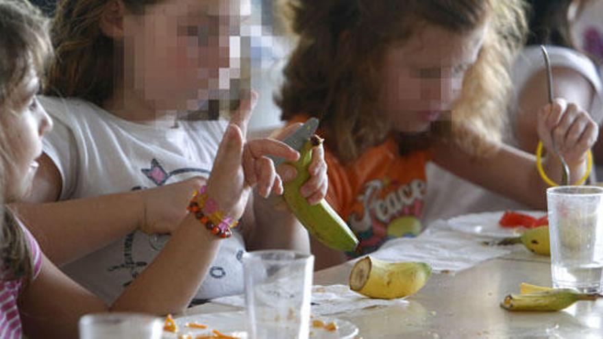 Escolares en el comedor de un colegio.