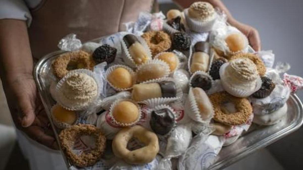 En el convento de las Comendadoras de Santiago de Granada elaboran más de una treintena de dulces distintos.