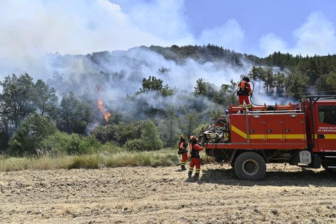 La impotencia de luchar contra el fuego descontrolado en Zaragoza: Esto es desolador, está todo quemado