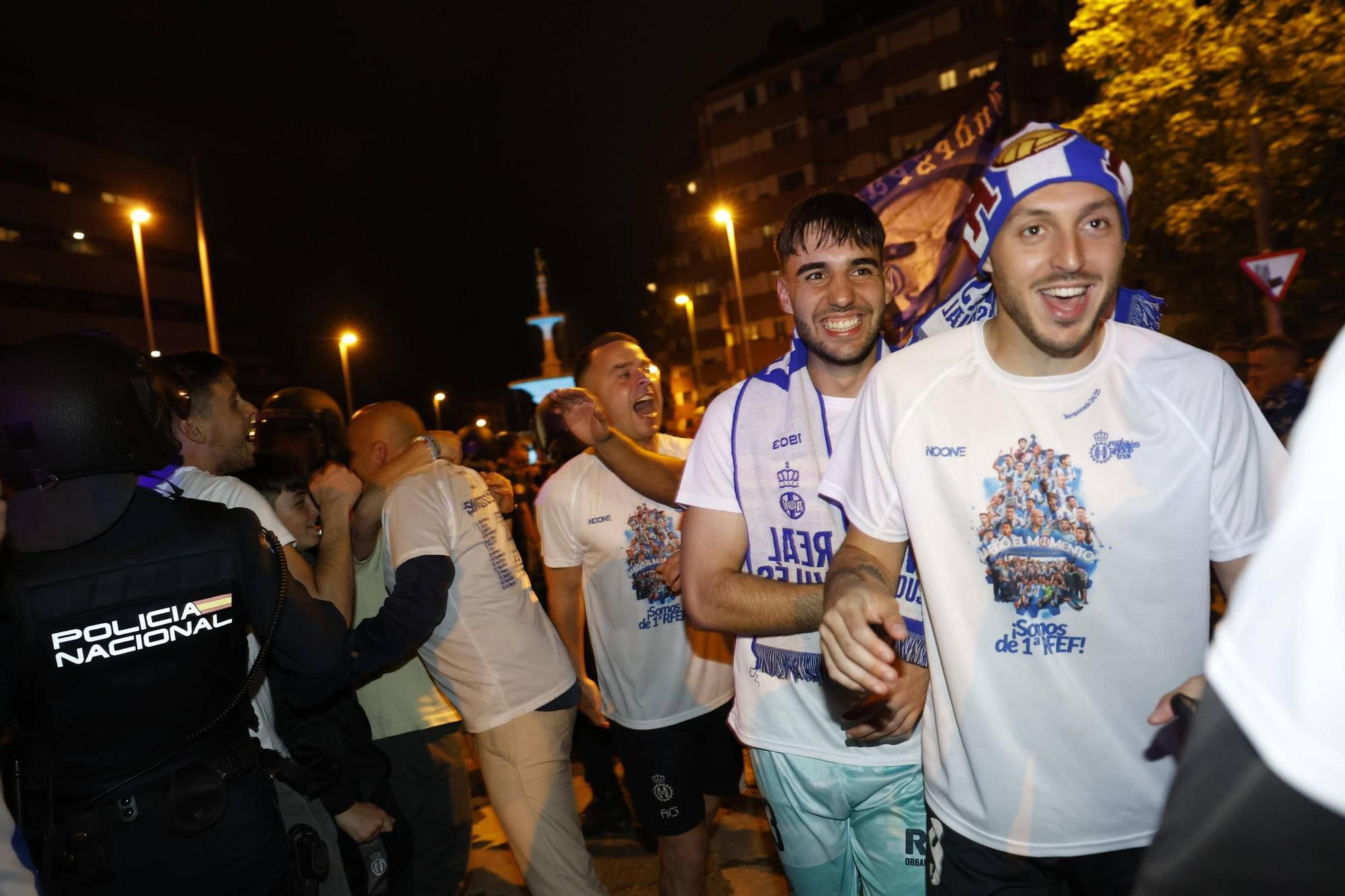EN IMÁGENES: Locura en las calles de Avilés por el ascenso