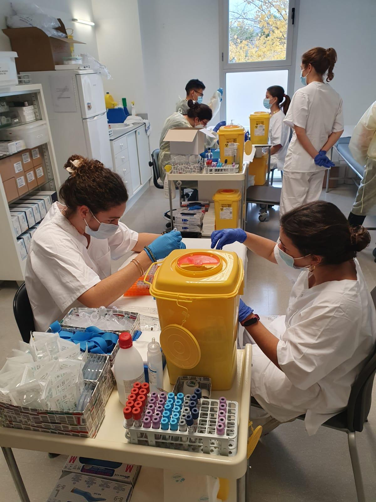 Recogida de muestras en uno de los nodos mallorquines.