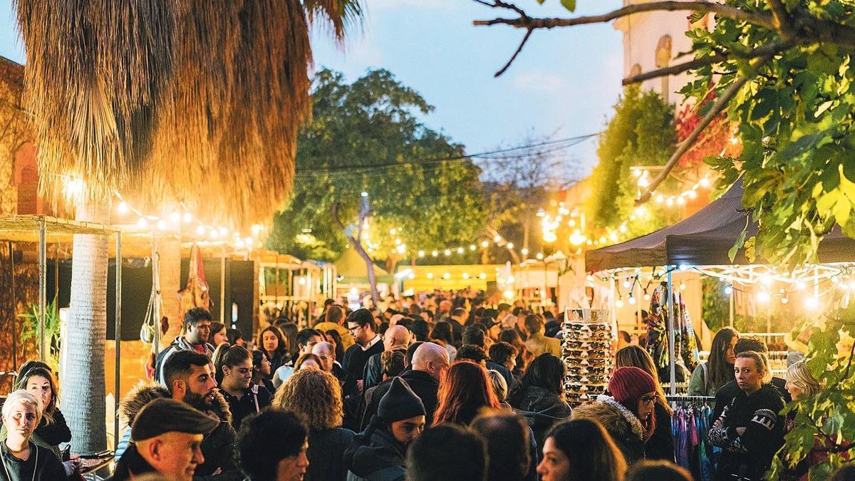 El Palo Market Fest, con su decoración navideña