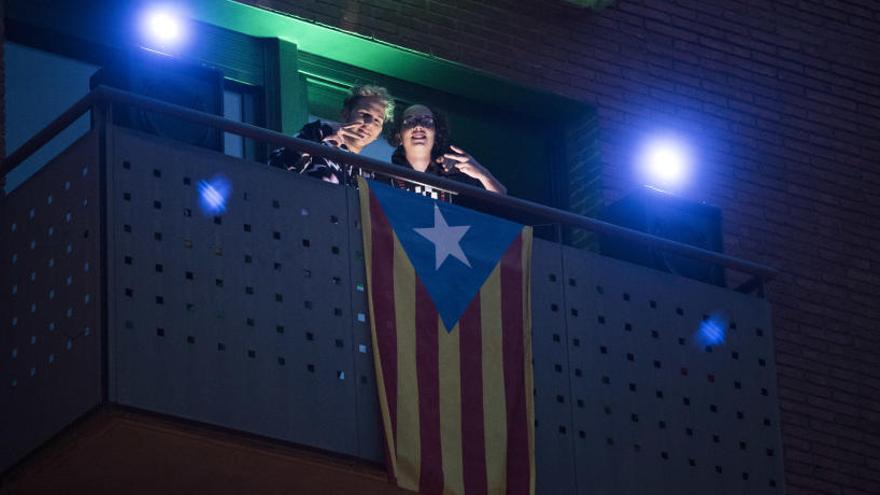 Martí Castelló i Marc Subirana, ahir, just abans de començar la sessió al balcó del carrer Balmes |