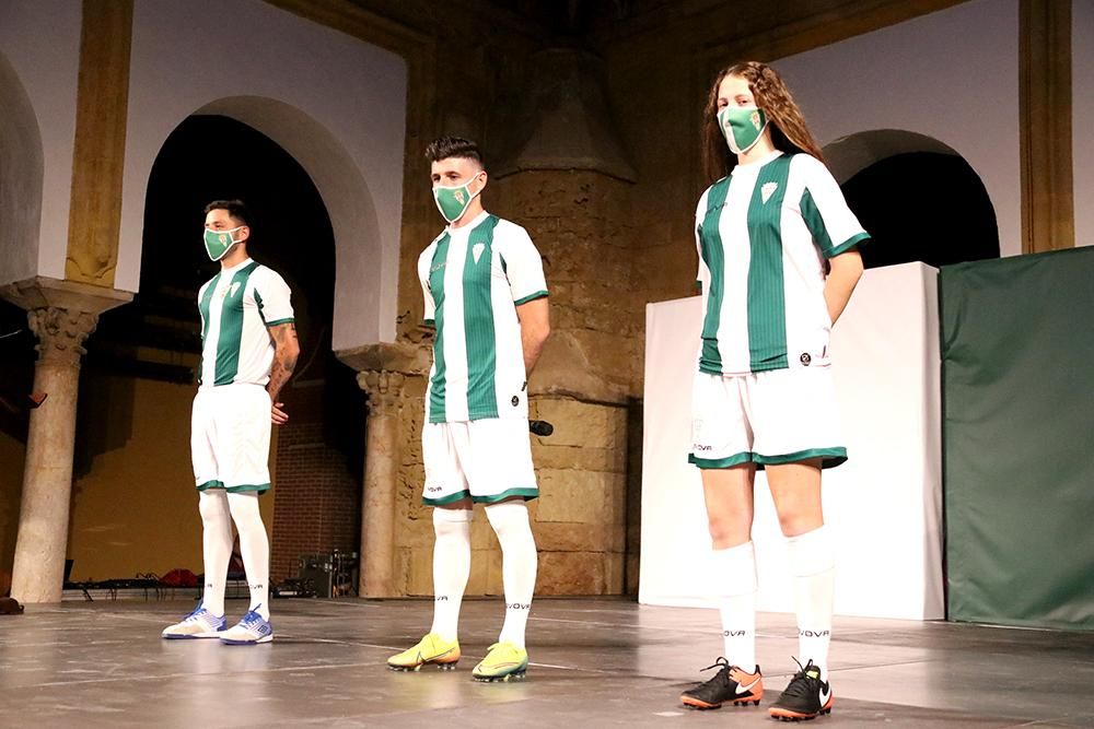 Presentación de las equipaciones del Córdoba CF de la temporada 20-21