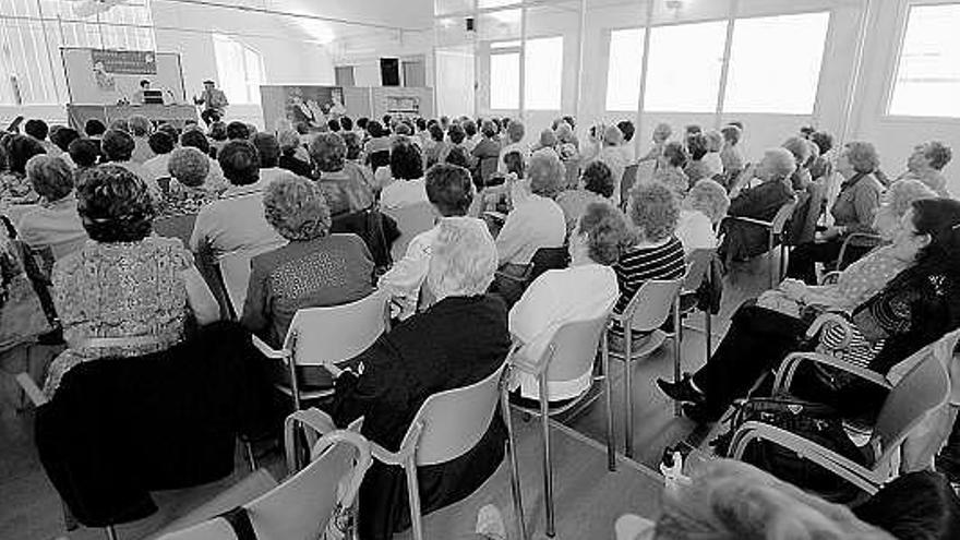 Asistentes a la clausura del taller «Ejercitando la memoria».