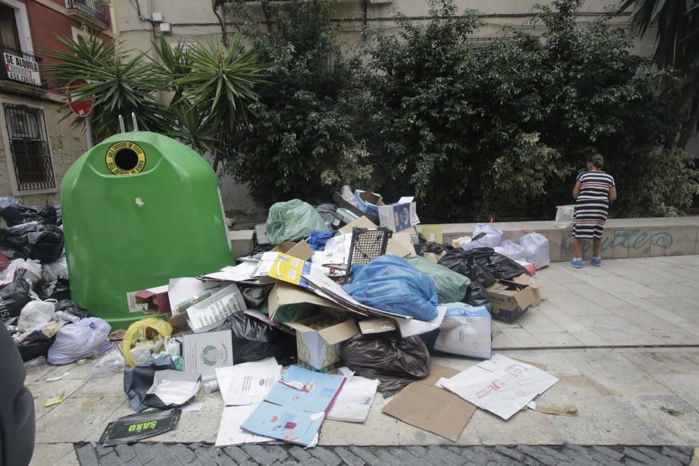 Basura en las calles de Alicante