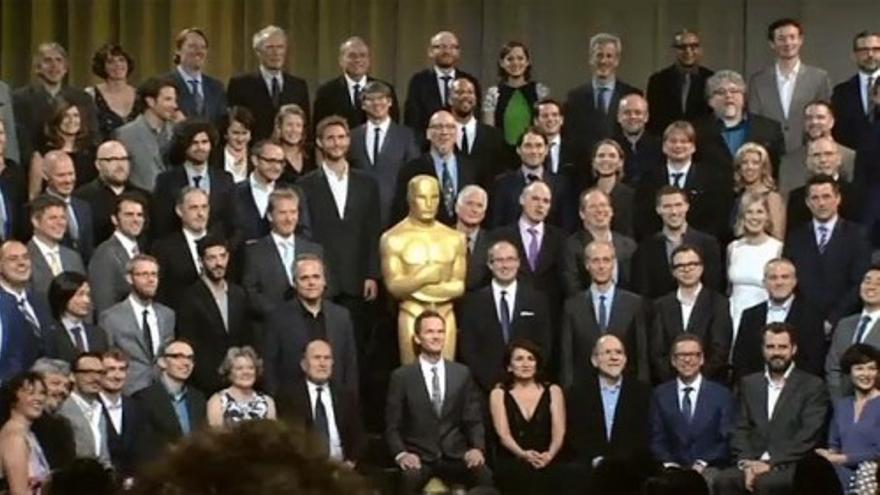 Los candidatos a los Premios Oscars 2015 posan juntos