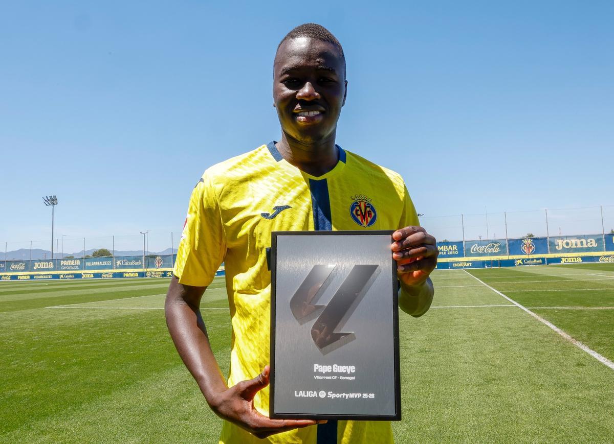 Pape Gueye, jugador del Villarreal CF, mejor futbolista africano de LaLiga 2025/26.