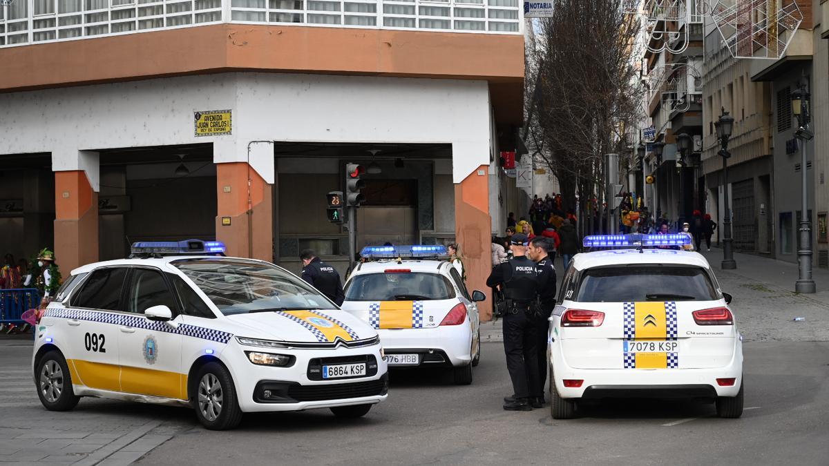 Agentes de la Policía Local de Badajoz en el dispositivo especial del pasado Carnaval.