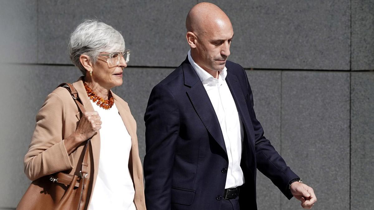 Aquesta és Olga Tubau, l’advocada que defensa Rubiales: la catalana va ser lletrada de Trapero Aquesta és Olga Tubau, l’advocada que defensa Rubiales: la catalana va ser lletrada de Trapero