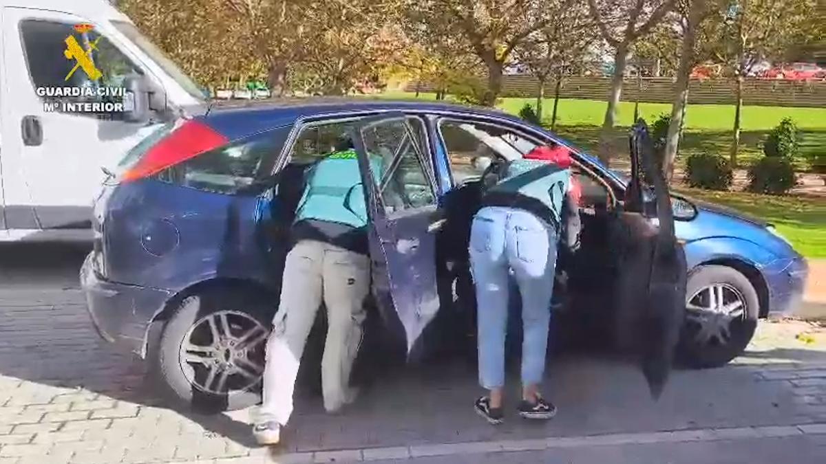 Tres detenidos por cometer robos con fuerza en el interior de más de 30 vehículos en Tres Cantos