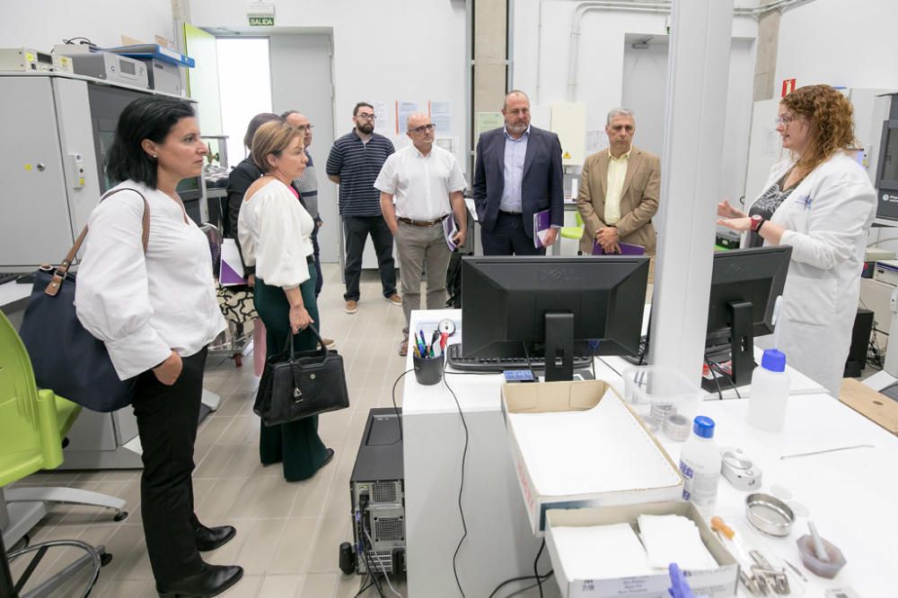 Visita a centros de investigación de la ULL