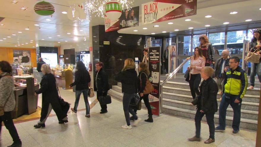 El Corte Inglés de Jaime III ya inauguró ayer las ofertas del Black Friday.