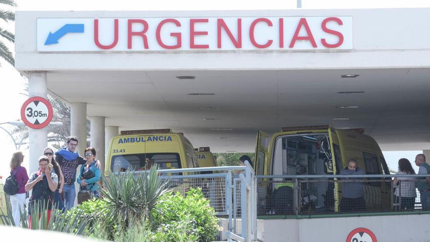 Entrada de urgencias del Insular.