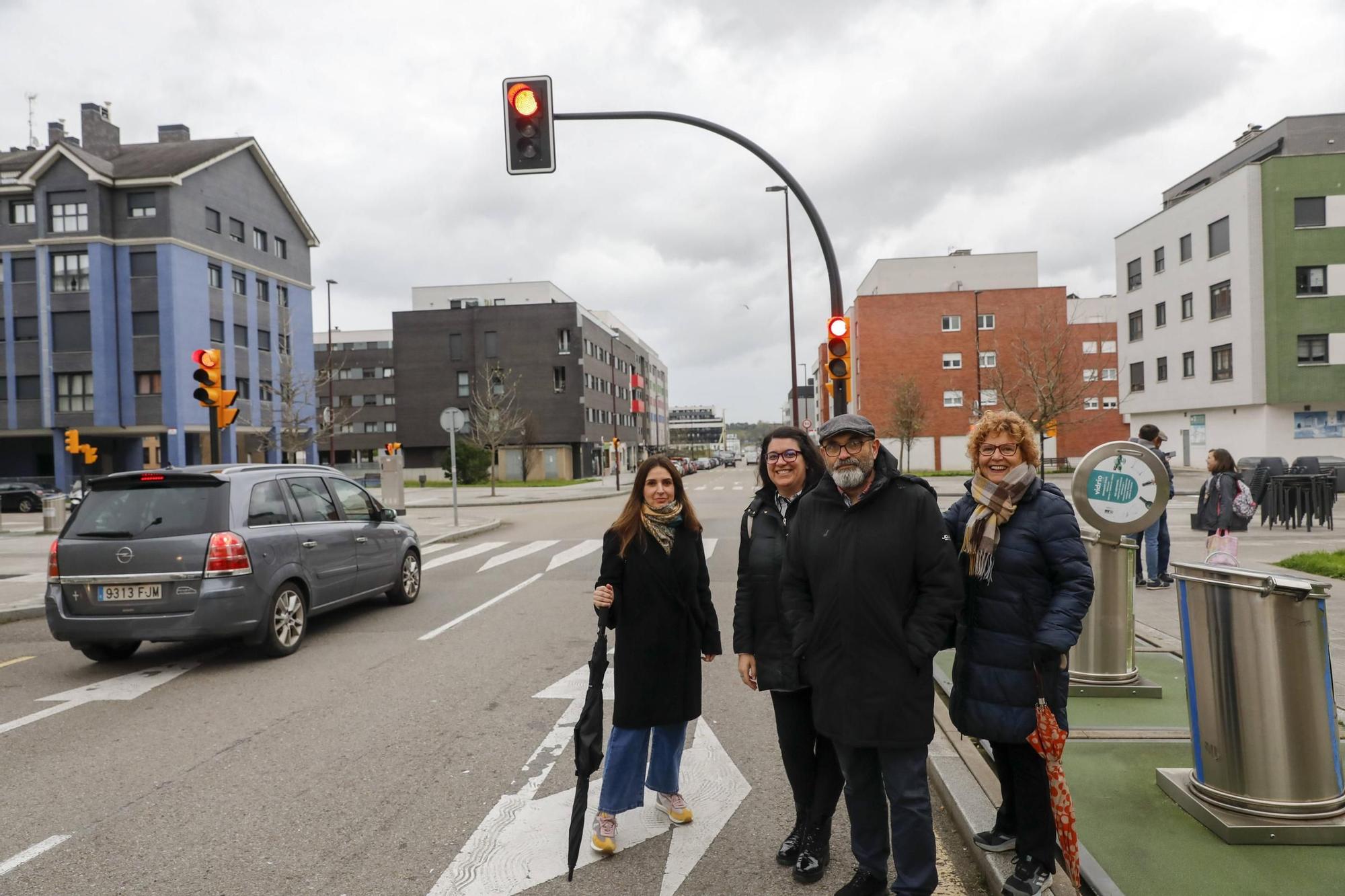 Nuevo Roces estrena semáforos en el barrio (en imágenes)