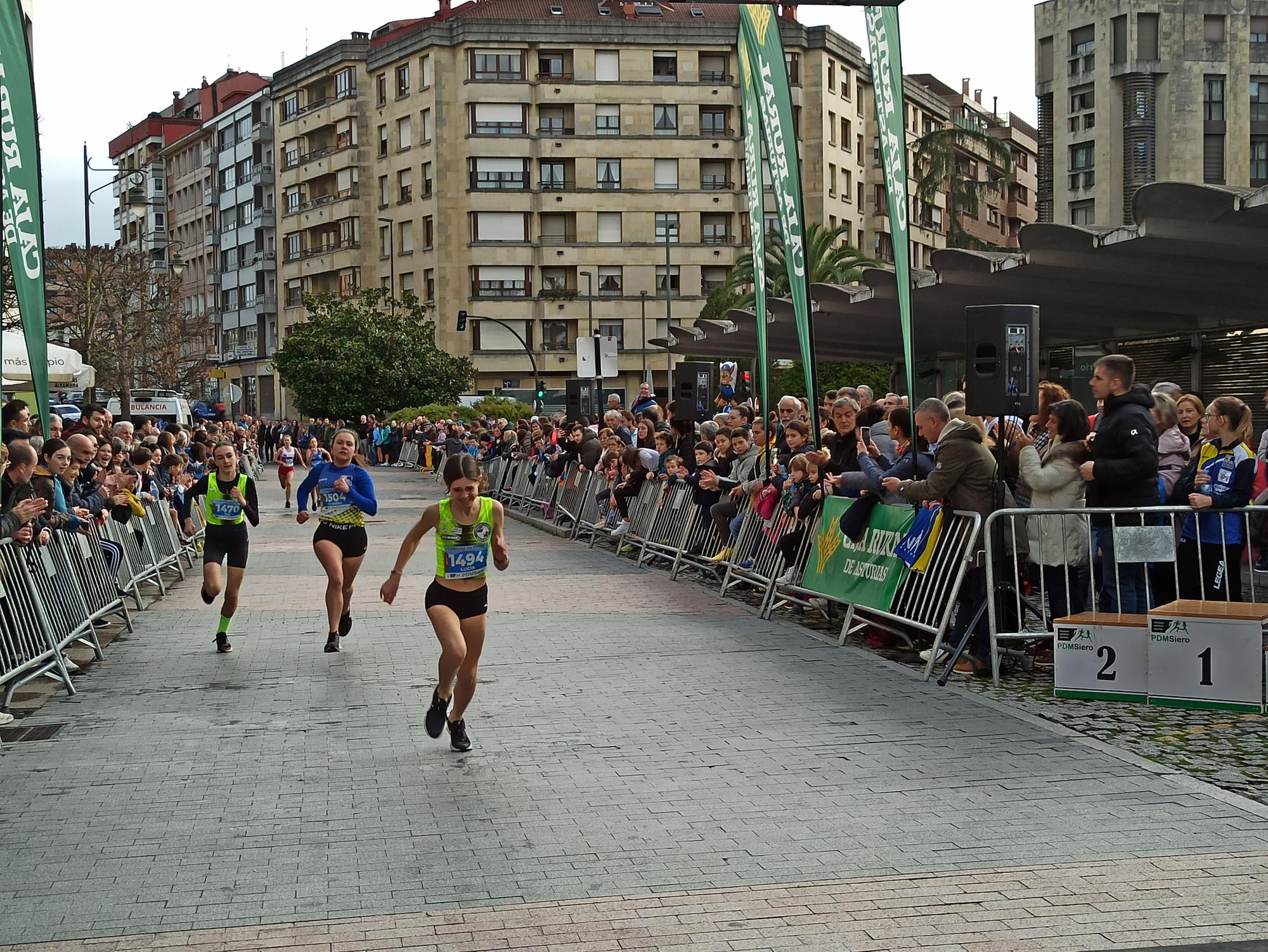 Casi 1.500 participantes disputan la carrera de Fin de Año de Pola de Siero