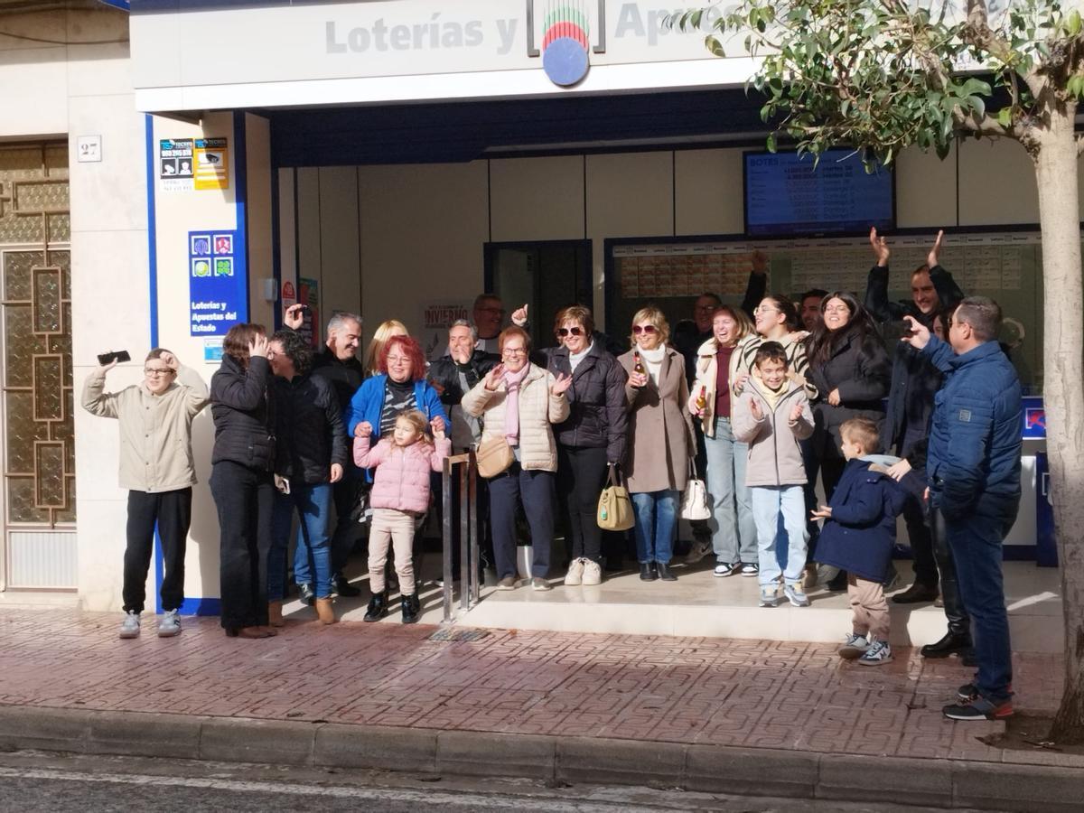 Los vecinos de Castelló del Rugat celebran el primer premio del Niño